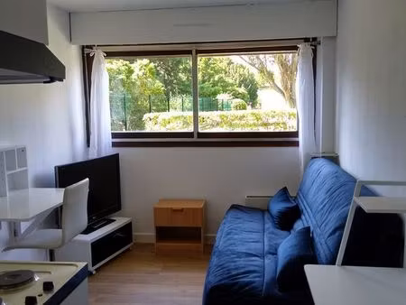 location studio meublé - 15 m² - courbevoie
