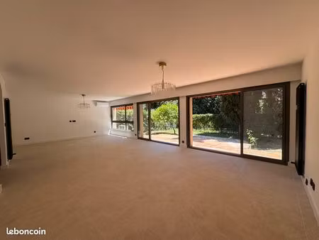 hyères quartier olbius riquier 4pièces 100m2 en rez de jardin entièrement rénové