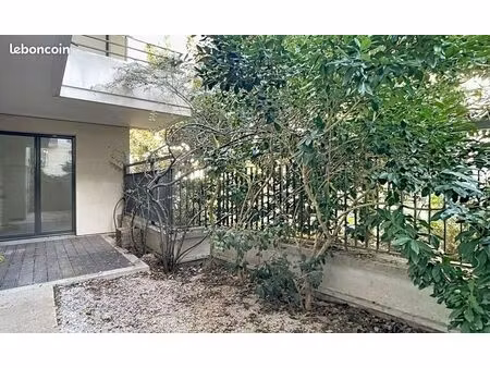 t3 lumineux avec jardin privatif et parking – issy-les-moulineaux – quai de stalindgrad