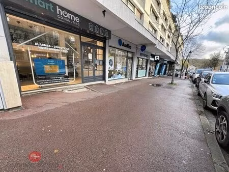 boutique 109 m² garches