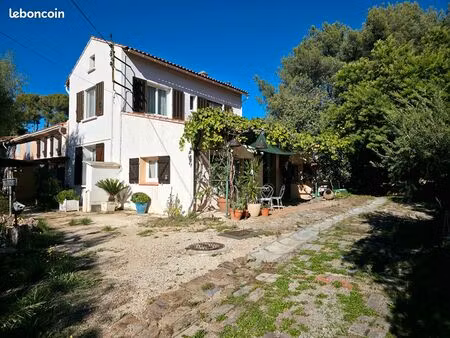 propriété 5 pièces 150 m²