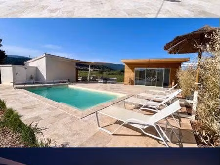 belle villa à la campagne