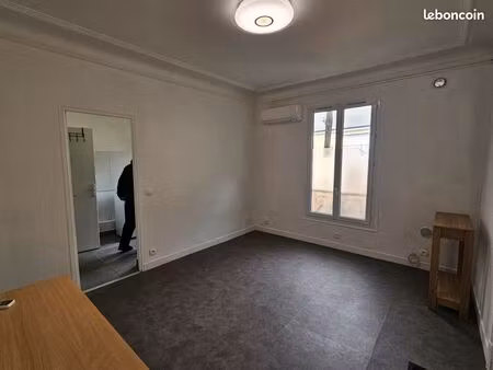 2 pièces en face de la gare de gagny