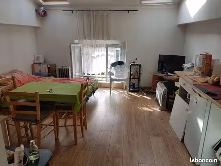 studio 1 pièce 28 m²