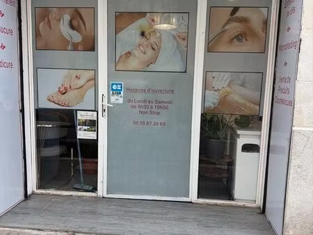 local fond commerce esthétique
