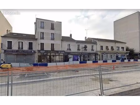 boutique 130 m² le bourget