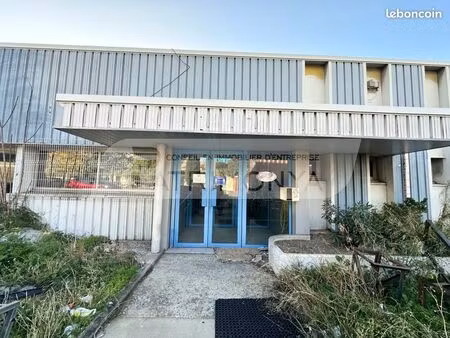 local commercial 220 m²