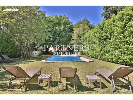 maison 8 pièces 315 m²