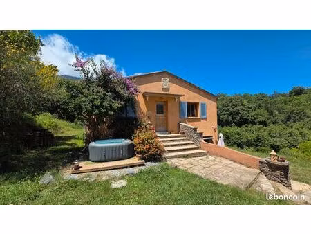 maison 104 m² - 2700 m² de terrain