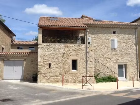appartement dans maison de village