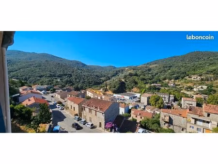 appartement dernier étage  vue dégagée  balcon  parking