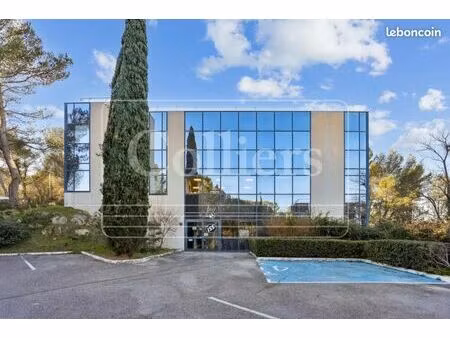 bureaux 472 m²