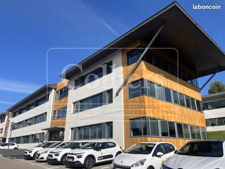 bureau 730 m²