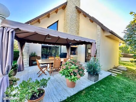 à vendre magnifique maison d’architecte de 215 m2 dans le quartier jacob