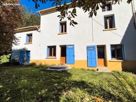 ganac  maison riveraine d'un ruisseau