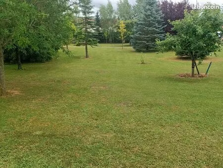 terrain à batir 600m² arboré  cloturé 