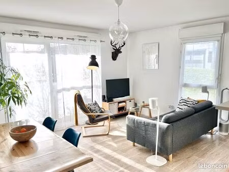 appartement 3 pièces 69 m² – terrasse – double box – gare à pied