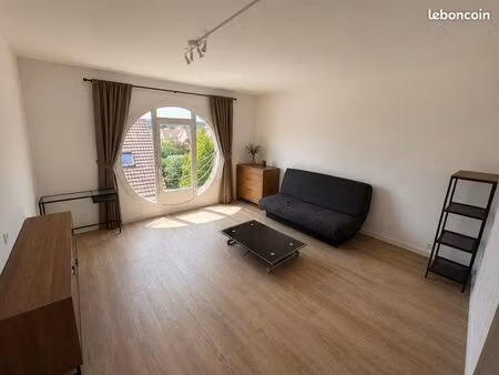 studio cergy village/port - refait à neuf