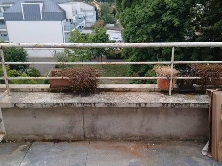 ? studio rénové + grand balcon 7 m² – tram au pied – 15 min paris gare du nord