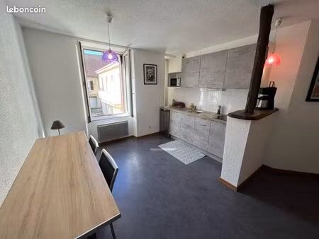 appartement studio meublé 25m2 avec parking privé - proche frontière suisse