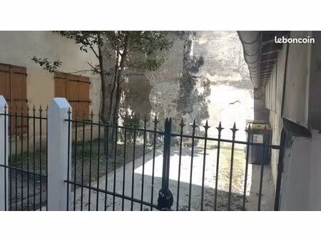 appartement / local nu 36m2 à rénover avec cour privative