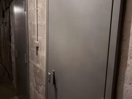 cave 2m2 à louer proche république