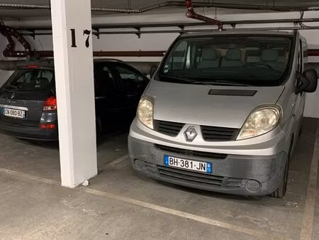◊ / ​?​ / ?️​ parking sécurisé – 63 boulevard bessières 75017