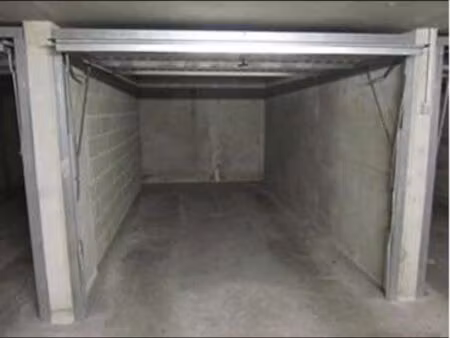 location garage simple  double ou pmr