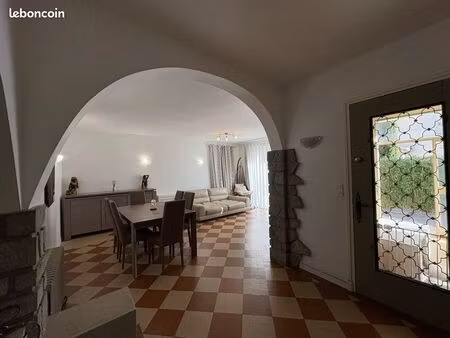 maison de plein-pied de 120 mètres carrés  à frejus cartier villeneuve-proche centre-ville