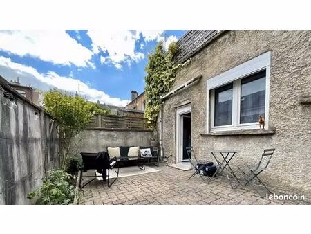 particulier loue t2 centre ville charleville - terrasse  47m2