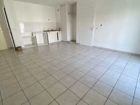 appartement t2 vaulx-velin village