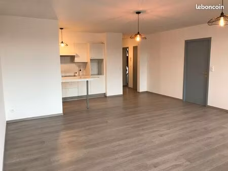 à louer – bel appartement 2 chambres avec vue sur la meuse – disponible à partir du 1er ao