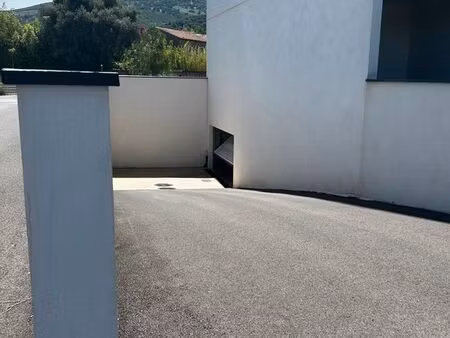 place de parking en sous sol