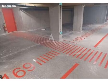 parking/box 10 m² noisy le grand