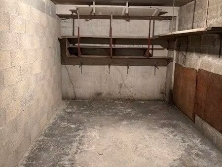 a louer box fermé (14m2)   38 rue guersant  75017