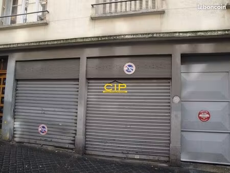 parking/box 12 m² paris