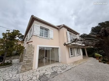 maison 8 pièces 200 m²