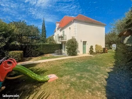 maison lisses secteur léonard de vinci balcon terrasse jardin 3 chambres p