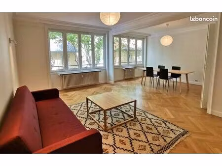 loue t3 rénové meublé 87m² - métro saxe-gambetta lyon 7 ème - garage - cave - local à vélo