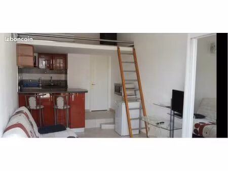 jolie  studio  climatisé  belle prestation proche  comité