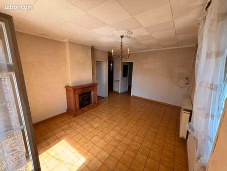 t3 à rénover – toiture neuve 2026  cellier  terrasse en jouissance