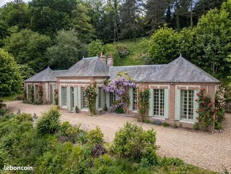 pavillon 6 pièces 220 m²