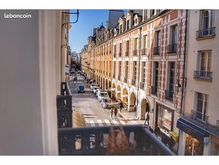 t2 place des vosges marais
