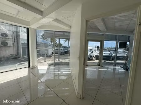 location pro | local activité | 65 m² | baie-mahault