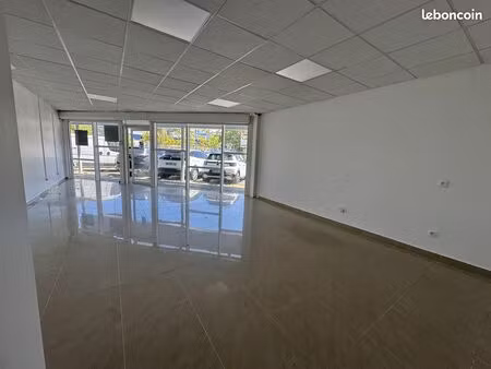 location pro | local commercial | 38 m² | baie-mahault