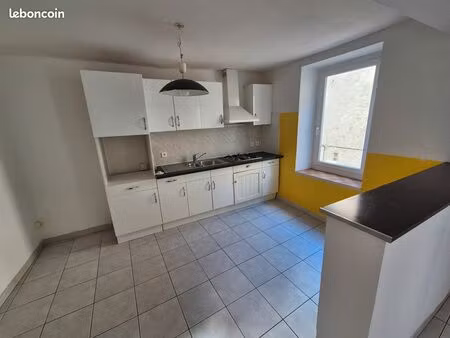 appartement t3 65m² en centre-ville