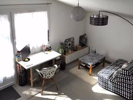 appartement 30 m2 + jardin 50 m2 + parking