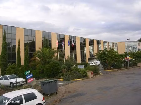 immeuble de bureaux et locaux d'activités