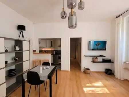 bail étudiant 9 mois – grand studio meublé – terrasse + parking – marseille 13001