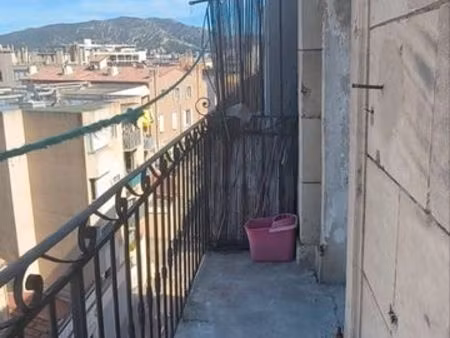 studio meublé avec balcon filant